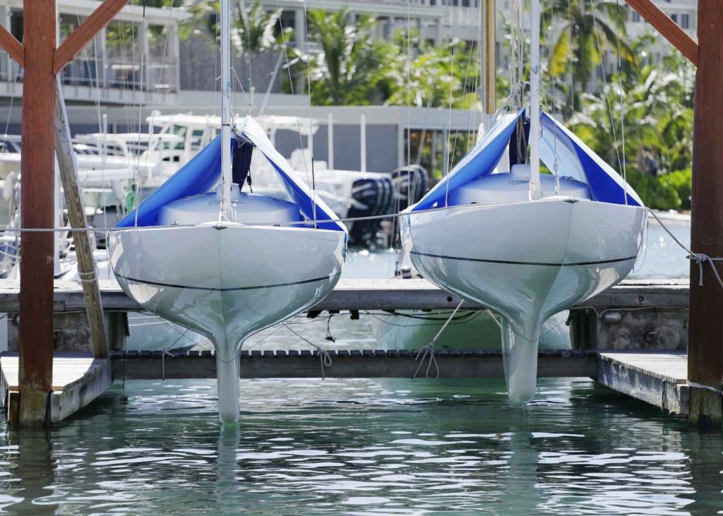 5 Reasons Waterfront Property Owners Should Consider a Boat Lift